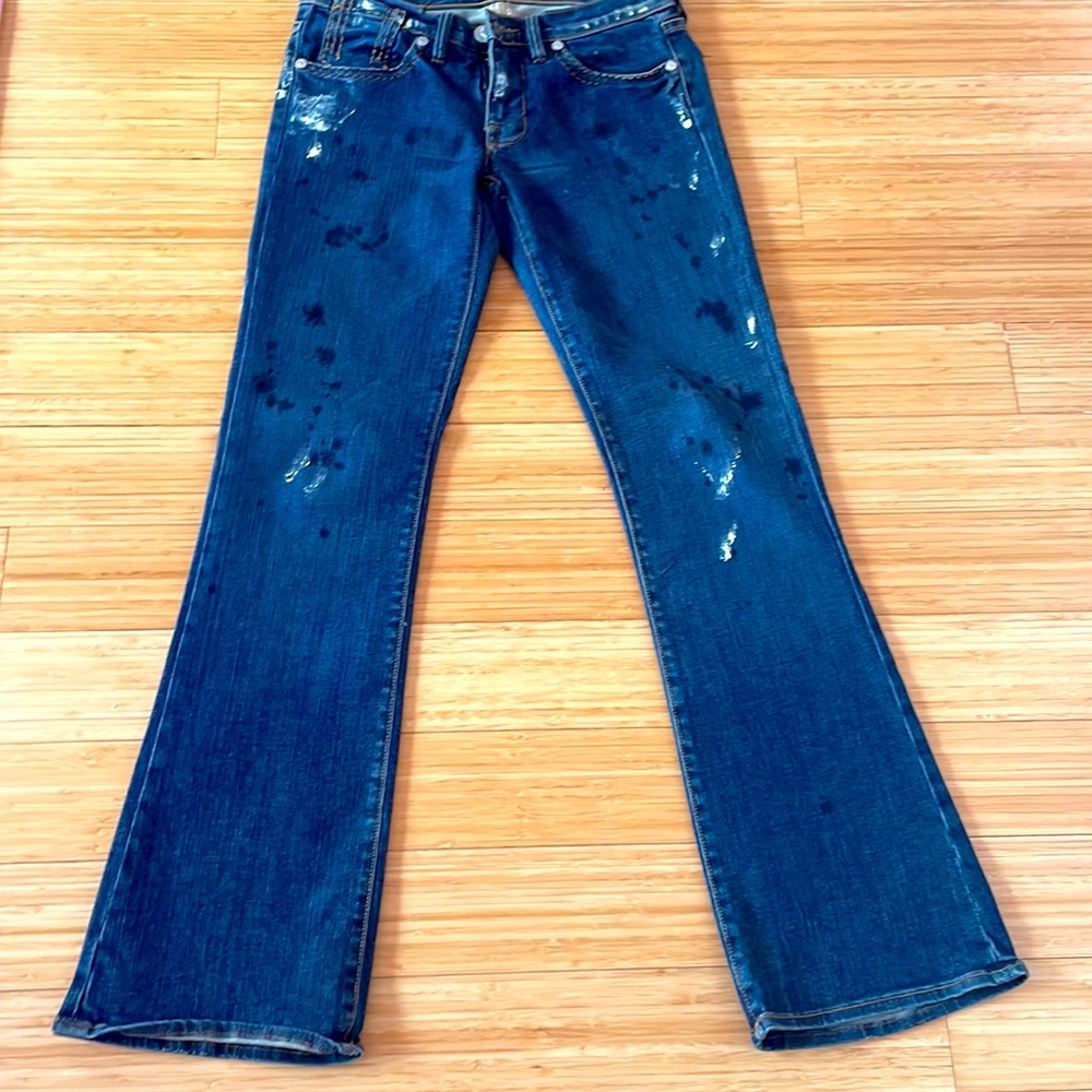 MaxAzria Jeans in size 25 from 2011 im excellent contition